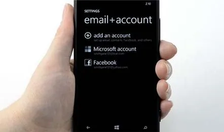 Combinarea conturilor pe Nokia Lumia