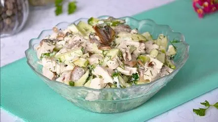 Cum să gătești o varietate de salată de pui și ciuperci. Rețete simple de salate