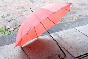 Cum să uscați corect o umbrelă, există câteva nuanțe de remarcat