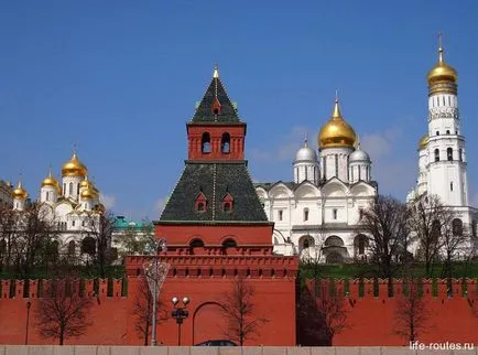 Látnivalók Moszkva Kreml - templomok, tornyok, paloták, a Pátriárka Palace