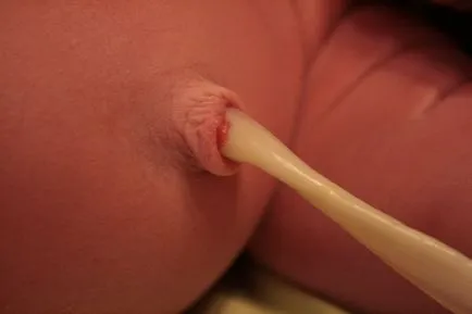 Cum de a lega cordonul ombilical