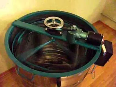 Extractor cu mâinile lor