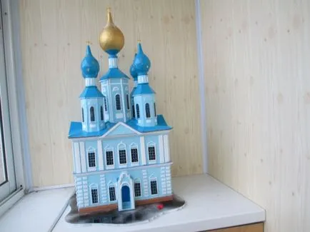 Biserica din hârtie cu propriile mâini