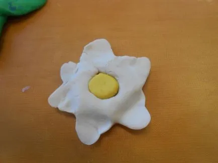 Cum sa faci o floare din plastilină