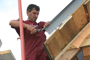 Instalarea unui acoperiș de carton ondulat, cu propriile lor mâini