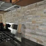 Decorarea peretilor cu piatra decorativa