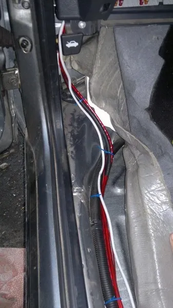 Cum de a conecta subwoofer-ul la radio din fabrică