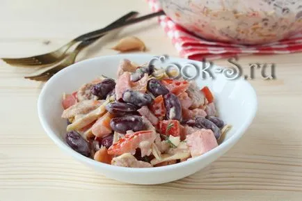 Salata cu fasole și roșii