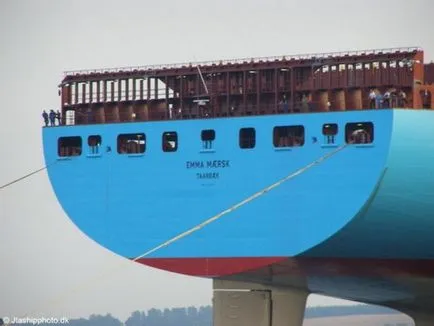 Navă mai mult Titanic