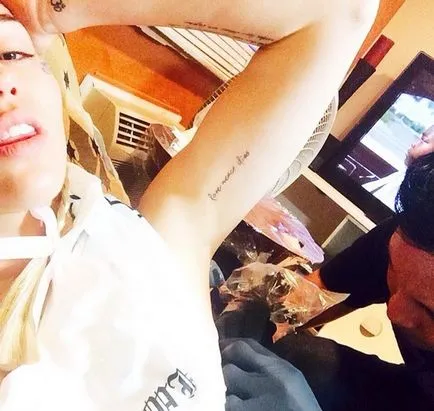 Tatuaje, cum ar fi Viktorii Bekhem Tatuaje, cum ar fi Viktorii Bekhem
