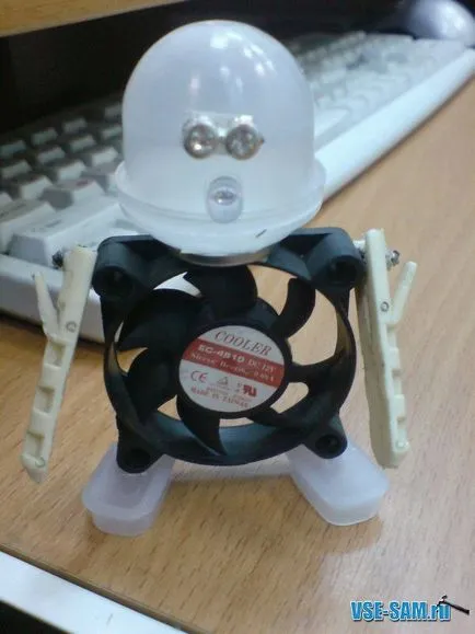 Asigurați-vă un robot cu casa lor mâini Asigurați-vă un robot cu casa lor mâini