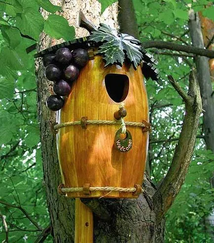 Birdhouse cu desenul lor mâini