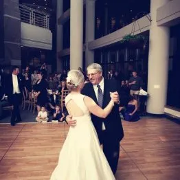 Danseaza cu mama mea la nunta