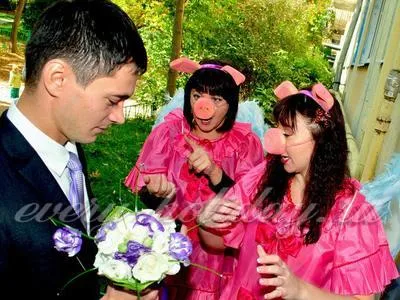 Prețul de mireasa Funny într-o casă privată Prețul de mireasa Funny într-o casă privată