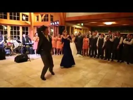 Danseaza cu mama mea la nunta