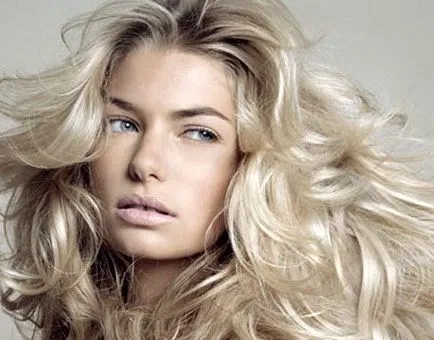 Bej culoarea părului fotografie, care este de culoare maro deschis, blond sau blond geros rece (bej) Bej culoarea părului fotografie, care este de culoare maro deschis, blond sau blond geros rece