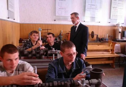 Ceea ce distinge colegiul de la colegiu și ce să aleagă, care este diferența