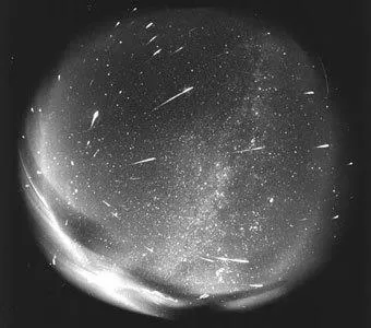 Ce este o stea cazatoare care spune legenda stelelor care se încadrează (magazin telescop) Ce este o stea cazatoare care spune legenda stelelor care se încadrează