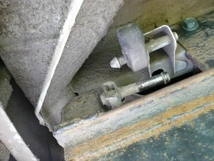 Fabricarea și instalarea barei de remorcare cu mâinile, ghida șoferul (instalarea barei de tractare) Fabricarea și instalarea barei de remorcare cu mâinile lor, beneficiile automobilist