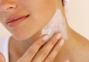 Cum să scapi de un Hickey rapid, și toate urmele (aspirat) Cum să scapi de un Hickey rapid, și toate urmele