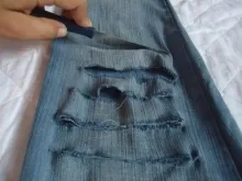 Cât de frumos blugi tăiate la domiciliu tind să rupă și să facă reduceri