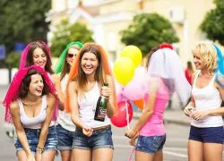 După cum a menționat petrecere a burlacelor