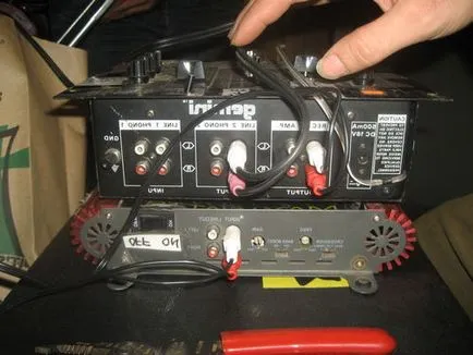 Cum de a conecta difuzoarele la radio în tutorial video pentru mașină