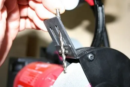 Cum să utilizați burghiul pentru a schimba sapa de foraj, gauriti țiglă, metal și alte materiale (utilizare) Cum să utilizați burghiul pentru a schimba sapa de foraj, gauriti țiglă, metal și alte materiale