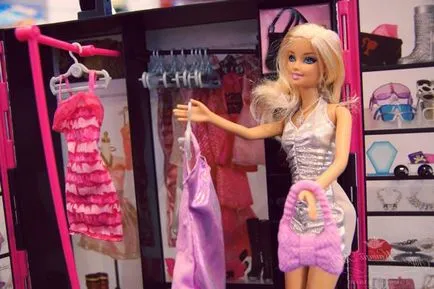 Cum sa faci un dulap pentru Barbie câteva opțiuni (Barbie) Cum sa faci un dulap pentru Barbie mai multe opțiuni