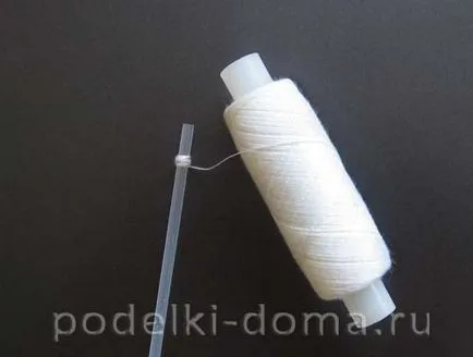 Cum sa faci un căruț pentru păpuși din material la îndemână, o cutie de idei și ateliere