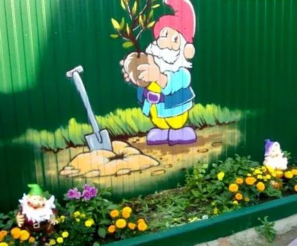 Cum de a face desene pe un gard în țară cu propriile mâini și idei foto