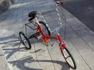 Cum sa faci un triciclu cu două roți în propriile lor mâini