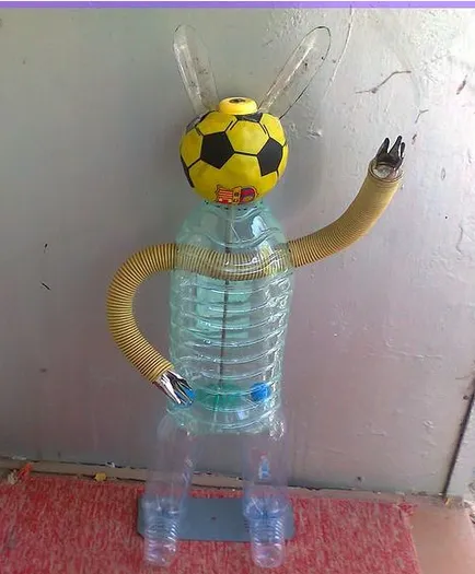 Cum sa faci un iepure dintr-o sticlă de plastic