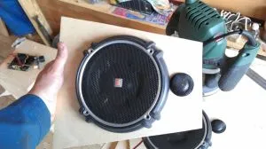 Cum de a asambla un subwoofer cutie cu mâinile lor (lor) Cum se asamblează cutia subwoofer-ului pentru mâinile tale