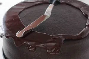 Cum de a decora un tort cu ciocolată