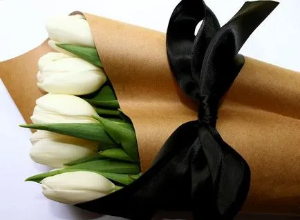 Cum să împacheteze o floare sau un buchet cu mâinile lor (buchet) Cum să împacheteze o floare sau un buchet cu mâinile lor
