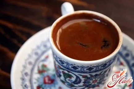 Deoarece cafeaua măcinată pentru a pune la cale consistenta si procesul de subtilități
