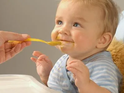 Cum de a introduce alimente solide pentru copii sfaturi practice