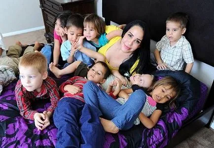 Cum sunt cele 7 familii cele mai bizare ale lumii - de familie cu adevarat unic!