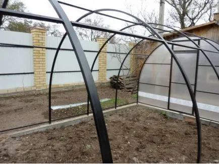 lemn cadru sera, metal, plastic din etapele de asamblare țeavă, video, desene, fotografii