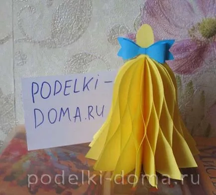 Clopotele din hartie (master-class), o cutie de idei și ateliere de lucru (workshop) Clopotele din hartie (master-class), o cutie de idei și ateliere