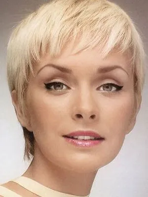 Forma rotundă a tunsorile feței și coafuri, bijuterii, machiaj si ochelari (forma) Forma rotundă a tunsorile feței și coafuri, bijuterii, machiaj și ochelari