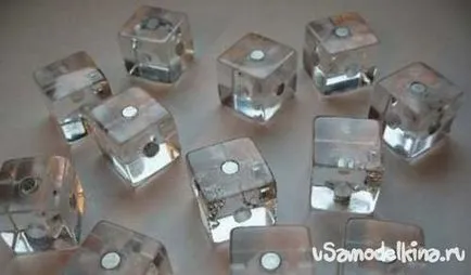 Cubul lui Rubik cu propriile sale mâini (Cubul Rubik) Cubul lui Rubik cu propriile sale mâini