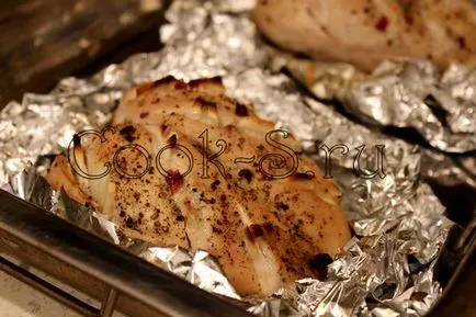 Piept de pui in folie de aluminiu - un pas cu pas reteta cu fotografii, feluri de mâncare de pui (piept de pui la cuptor in folie de aluminiu) Piept de pui in folie de aluminiu - un pas cu pas reteta cu fotografii, feluri de mâncare de pui