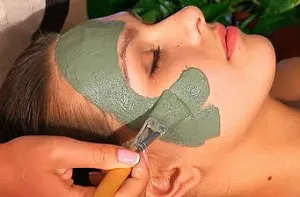 măști de față cu argilă și uleiuri esențiale se cosmetician, ingrijire, frumusete