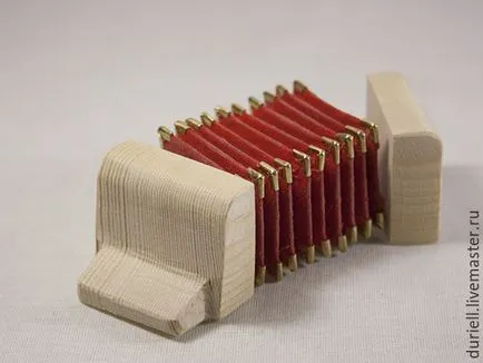 Master acordeon in miniatura pentru o păpușă - Master Fair - manual, manual (creion) Master acordeon in miniatura pentru o păpușă - Master Fair - manual, lucrate manual