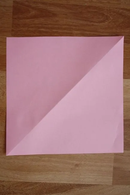 O clasă de maestru în arta origami „dog-spărgător“ (grădinițe) O clasă de maestru în arta origami „câine-spărgător“