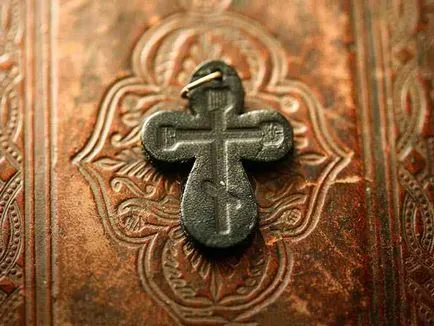 Crucifix 10 întrebări pe crucifixul