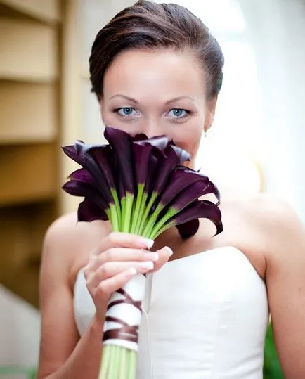 buchet de mireasa Neobișnuit de crini (9 poze) (calla) buchet de mireasa Neobișnuit de crini (9 poze)