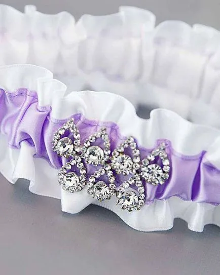 Nunta original, într-o culoare violet sau lucruri mici pentru a ajuta la a face celebrare și luminoase (de culoare) Nunta original, într-o culoare violet sau lucruri mici pentru a ajuta la a face celebrarea ta un luminos și